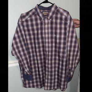 Men’s Longsleeve Ariat Dress Shirt.